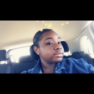 Meet your Posher, Delanee